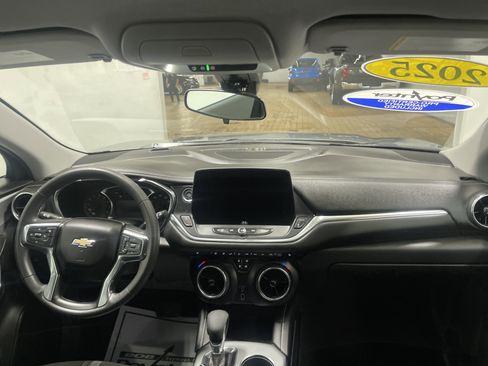 Used 2025 Chevrolet Blazer LT image 23