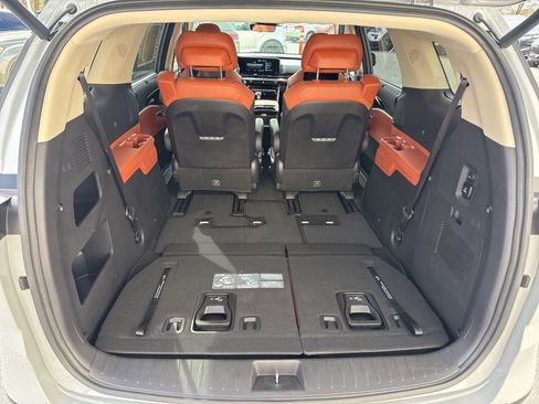 Used 2023 Kia Carnival SX Prestige FWD image 13