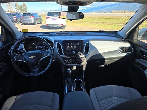Used 2021 Chevrolet Equinox LT w/ Driver Convenience Package image 14