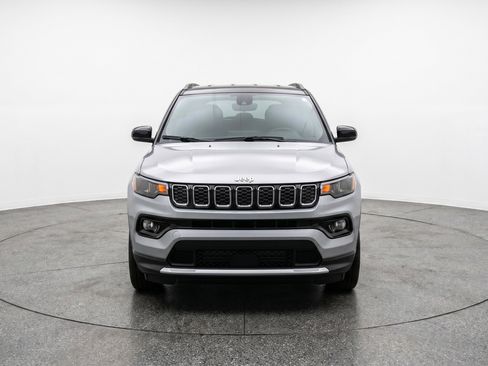 Used 2025 Jeep Compass Limited AWD/4WD image 2
