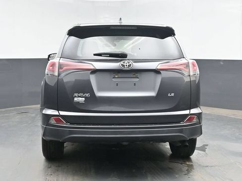 Used 2018 Toyota RAV4 LE w/ All Weather Liner Package FWD image 9
