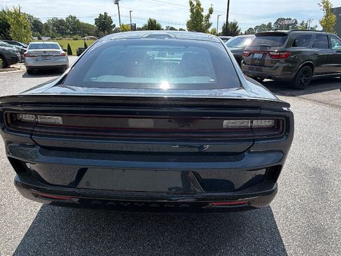 Used 2025 Dodge Charger Daytona Scat Pack w/ Track Pack AWD/4WD image 9