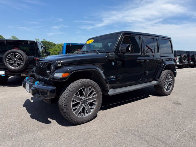 Used 2024 Jeep Wrangler High Altitude AWD/4WD image 7