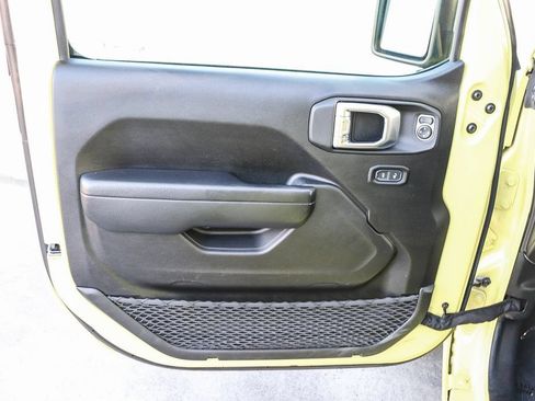 Used 2023 Jeep Wrangler Unlimited Sport AWD/4WD image 25