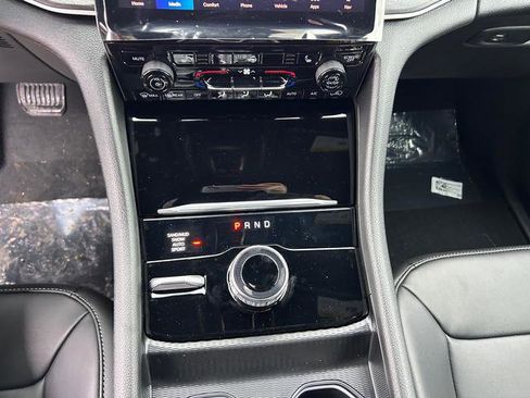 New 2025 Jeep Grand Cherokee Limited w/ Trailer Tow Package AWD/4WD image 14