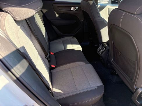 Certified 2025 Volvo XC40 B5 Core image 26