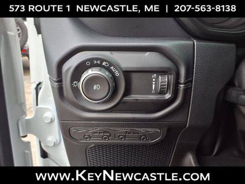 New 2025 Jeep Wrangler Unlimited Sahara AWD/4WD image 9
