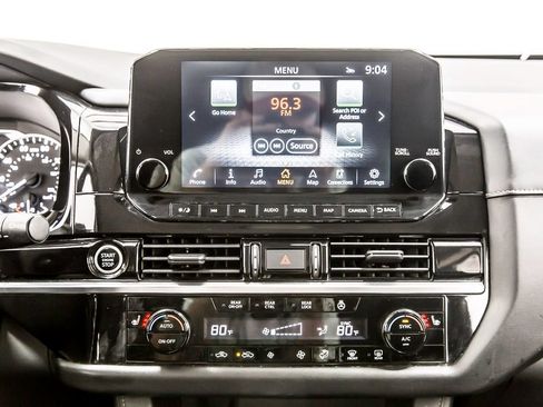 Used 2022 Nissan Pathfinder SL w/ Lighting Package (N92) FWD image 18