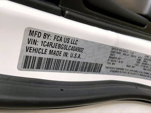 Used 2020 Jeep Grand Cherokee Limited RWD image 8