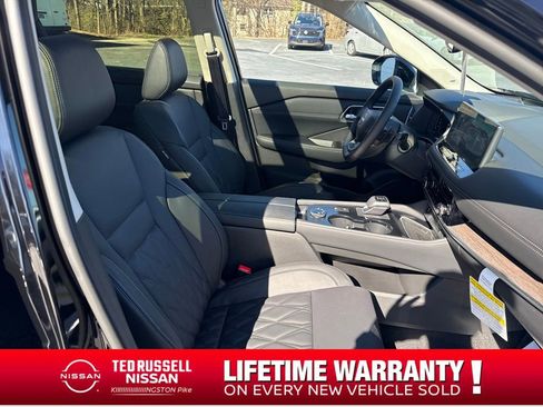 New 2026 Nissan Rogue Platinum image 30