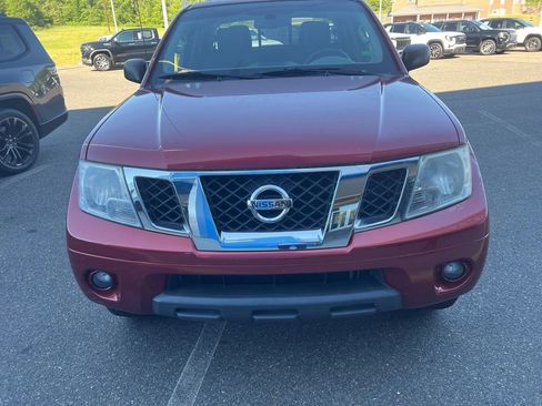 Used 2014 Nissan Frontier SV w/ SV Value Truck Package AWD/4WD image 3