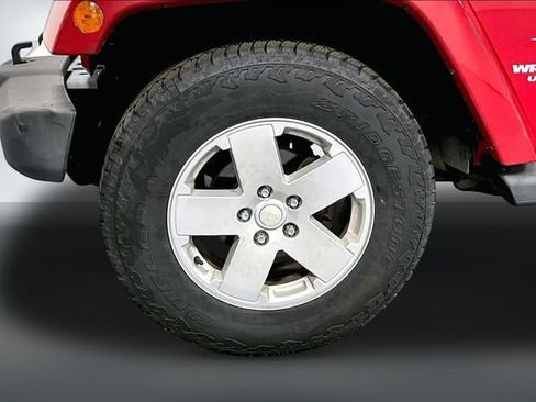 Used 2012 Jeep Wrangler Unlimited Sahara w/ Connectivity Group AWD/4WD image 28
