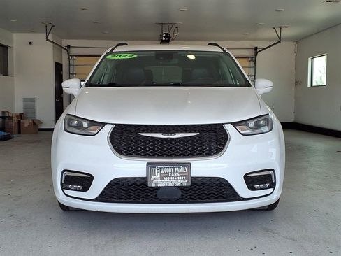 Used 2022 Chrysler Pacifica Touring-L FWD image 22