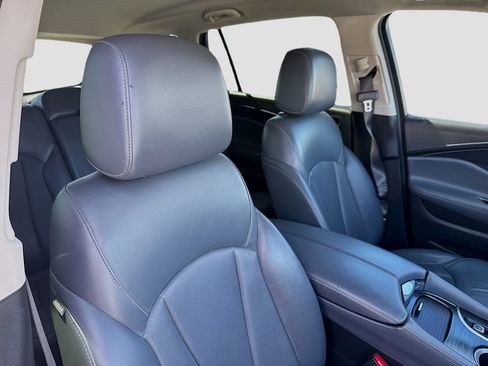 Used 2020 Buick Envision Essence image 23