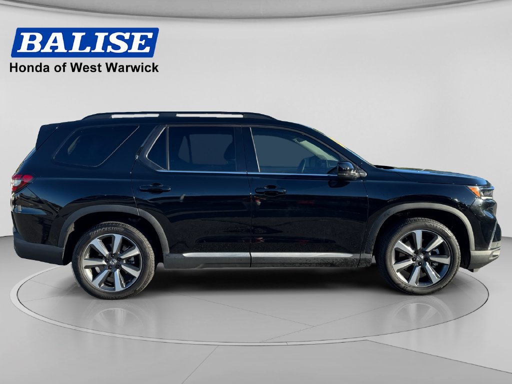 Used 2025 Honda Pilot Touring image 4