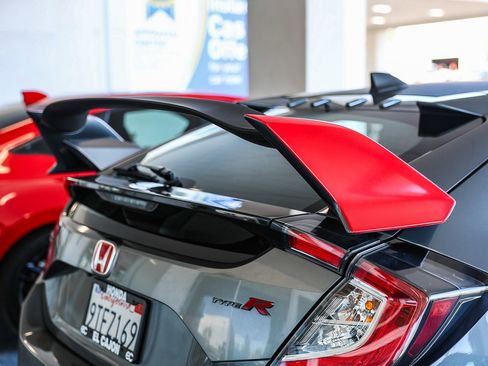 Used 2018 Honda Civic Type R image 10