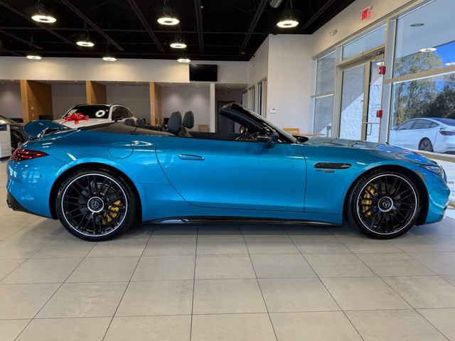 Used 2022 Mercedes-Benz SL 63 AMG 4MATIC w/ Driver Assistance Package image 16