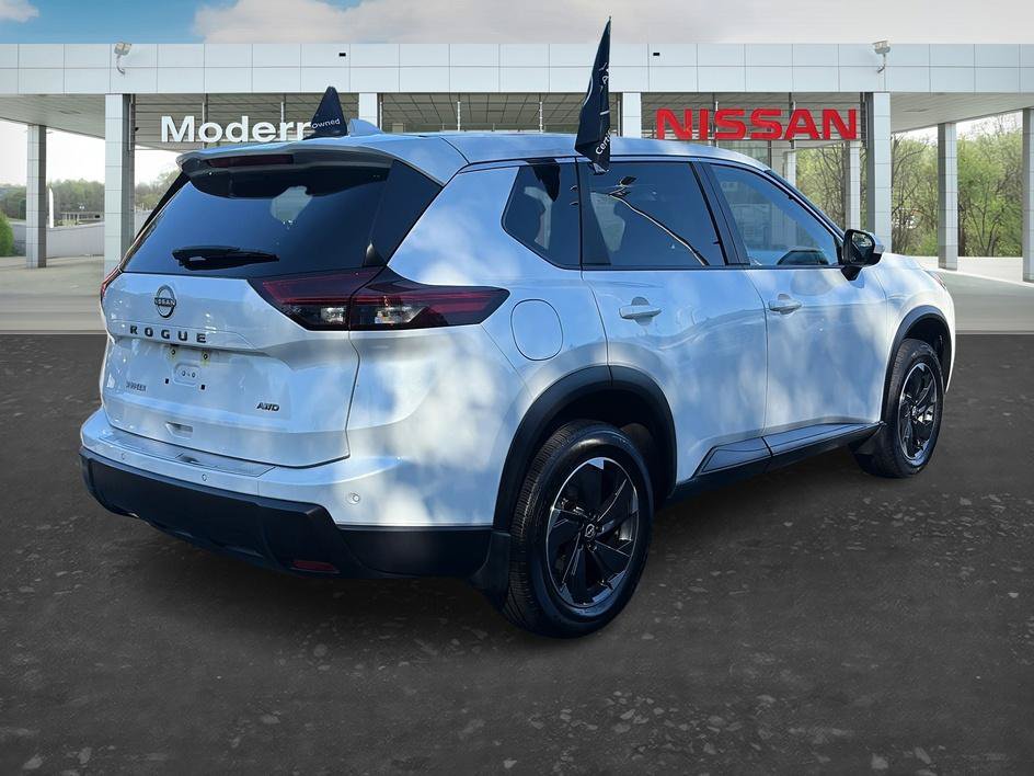 Certified 2025 Nissan Rogue SV AWD/4WD image 5