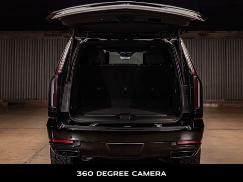 Used 2025 Cadillac Escalade Sport Platinum image 9