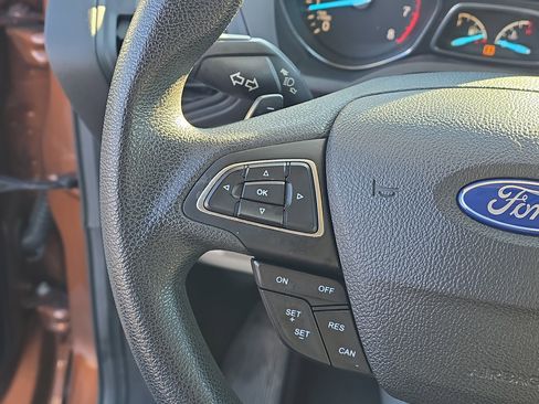 Used 2017 Ford Escape SE image 23