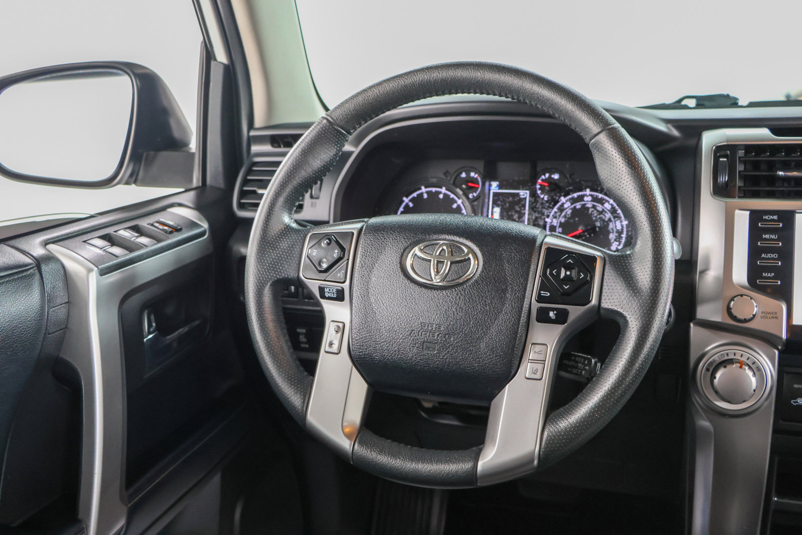 Used 2021 Toyota 4Runner SR5 Premium w/ Moonroof Package AWD/4WD image 13