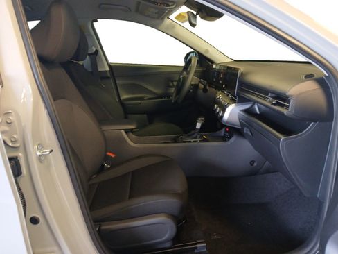 New 2026 Hyundai Kona SE image 15