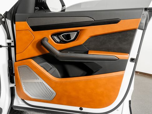 Used 2023 Lamborghini Urus S image 50