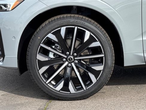 New 2026 Volvo XC60 B5 Ultra w/ Protection Package Premier image 26