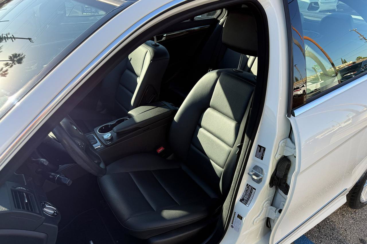 Used 2009 Mercedes-Benz C 350 Sport image 18