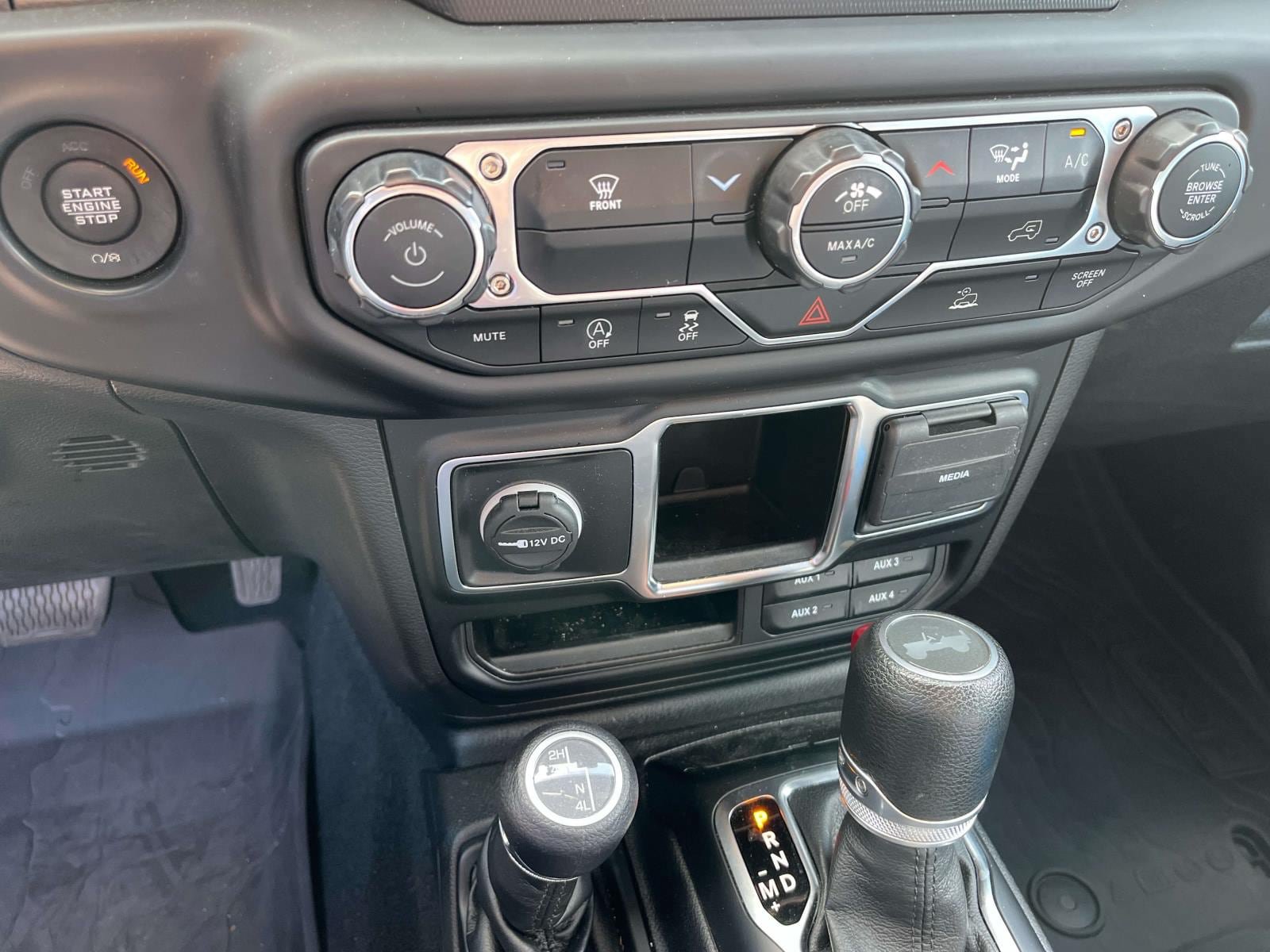 Used 2022 Jeep Wrangler Unlimited Sport AWD/4WD image 32