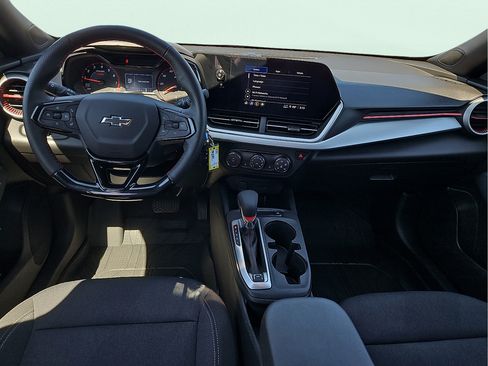 Used 2025 Chevrolet Trax RS w/ Driver Confidence Package FWD image 11