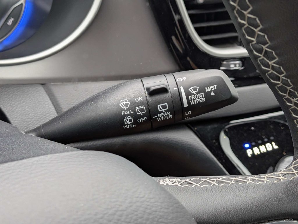 Used 2025 Chrysler Pacifica Select FWD image 26