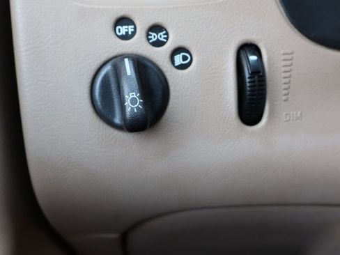 Used 2000 Ford Explorer Eddie Bauer image 29