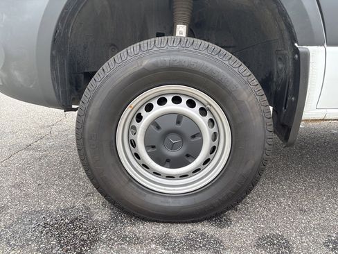 Used 2024 Mercedes-Benz Sprinter 2500 image 12