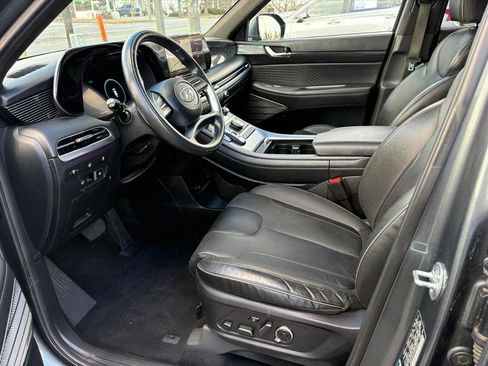 Used 2023 Hyundai Palisade Calligraphy image 17