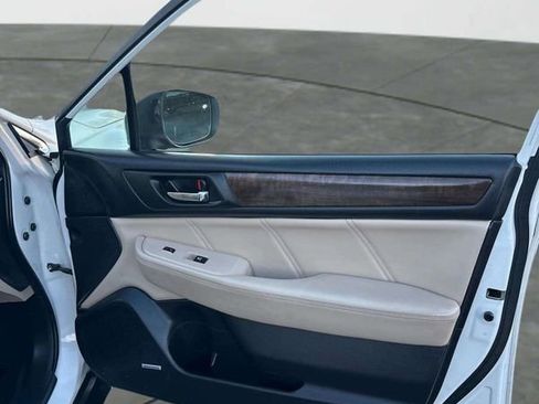 Used 2018 Subaru Outback 2.5i Limited image 15
