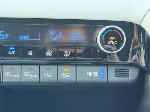 Used 2022 Hyundai Elantra Limited w/ Cargo Package FWD image 25