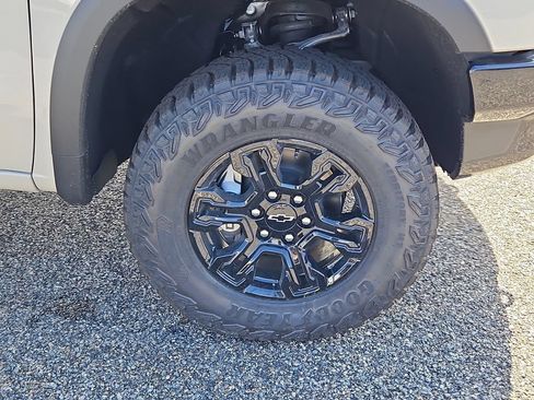 New 2026 Chevrolet Silverado 1500 ZR2 AWD/4WD image 4