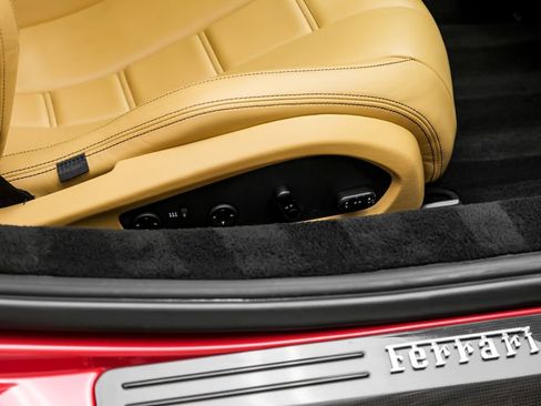 Used 2014 Ferrari 458 Spider RWD image 40