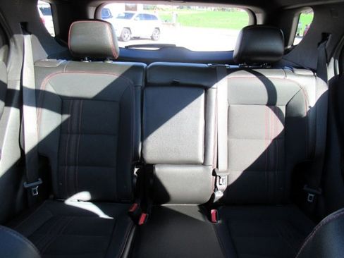 Used 2023 Chevrolet Equinox RS FWD image 15