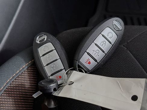 Used 2020 Nissan Kicks SR w/ Exterior Package FWD image 21