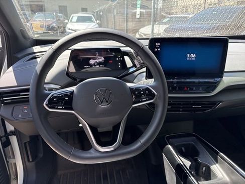 Used 2024 Volkswagen ID.4 2WD image 6