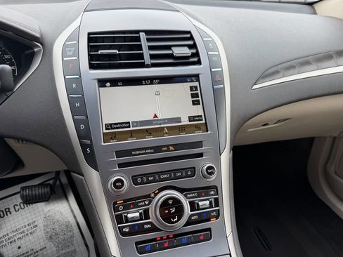 Used 2017 Lincoln MKZ Reserve FWD image 26
