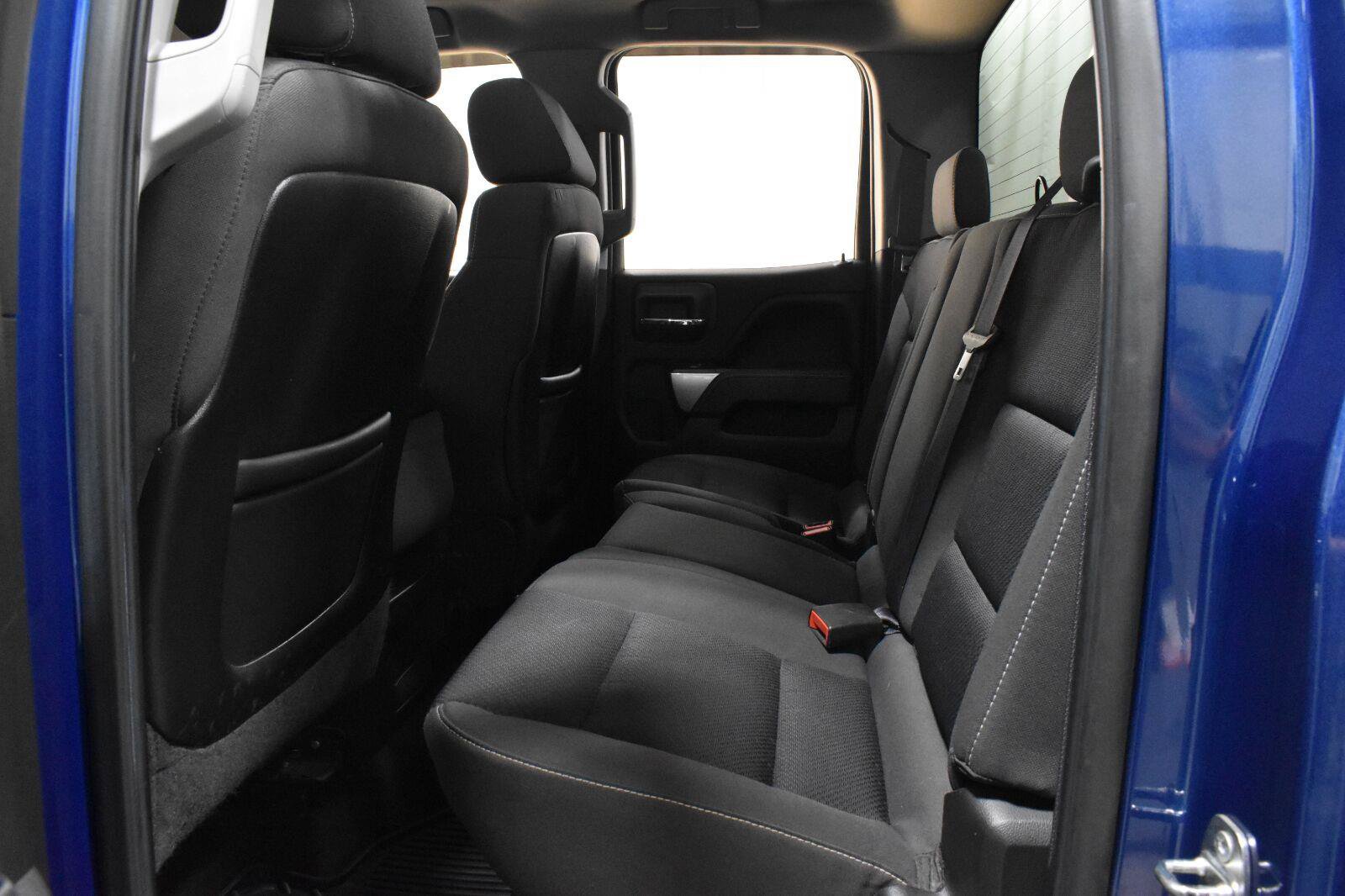 Used 2015 Chevrolet Silverado 1500 LT w/ LT Convenience Package AWD/4WD image 4