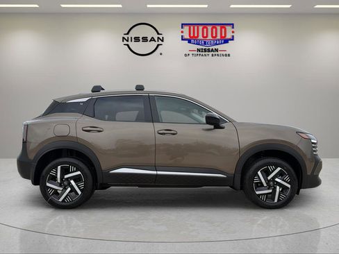 New 2026 Nissan Kicks SV w/ Charging Package FWD image 2