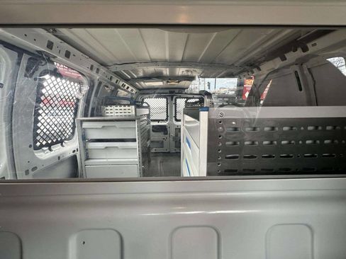Used 2014 Chevrolet Express 2500 image 23