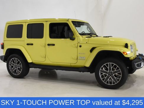 Used 2023 Jeep Wrangler Unlimited Sahara w/ Cold Weather Group AWD/4WD image 3