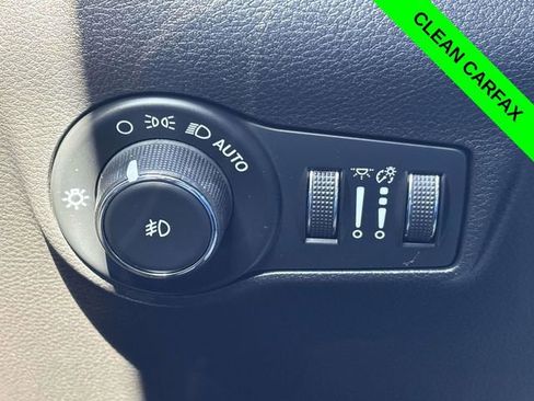 Used 2023 Jeep Compass Limited image 11