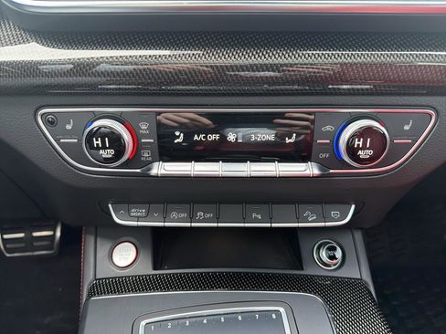 Used 2018 Audi SQ5 Premium Plus w/ S Sport Package image 25