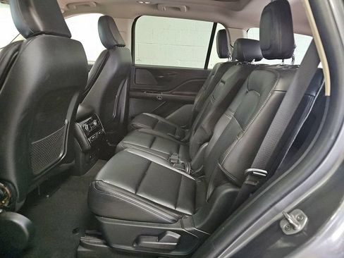 Used 2022 Lincoln Aviator AWD w/ Premium Package image 16